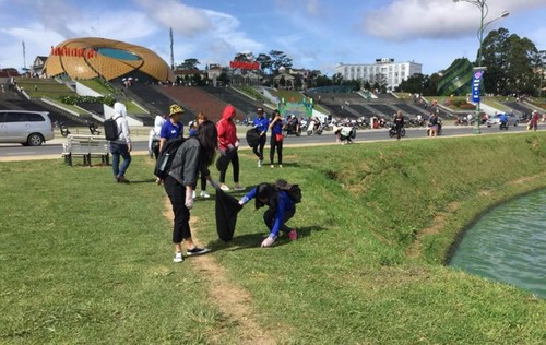 Miles de jóvenes participarán en campaña voluntaria del Verano 2018 en Lam Dong - ảnh 1