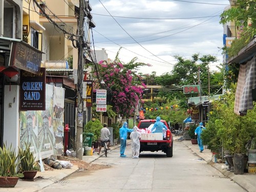 Hoi An atiende a las personas residentes en zonas bloqueadas - ảnh 1