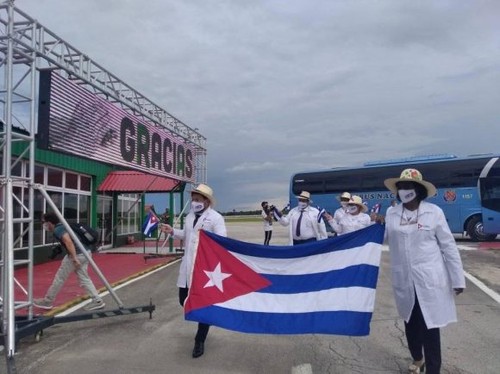 Contingente médico cubano registrado para la candidatura al Nobel de la Paz 2021 - ảnh 1