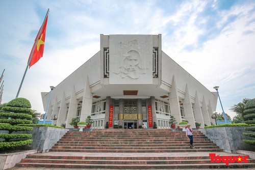 Entregan dos obras en italiano al Museo Ho Chi Minh - ảnh 1