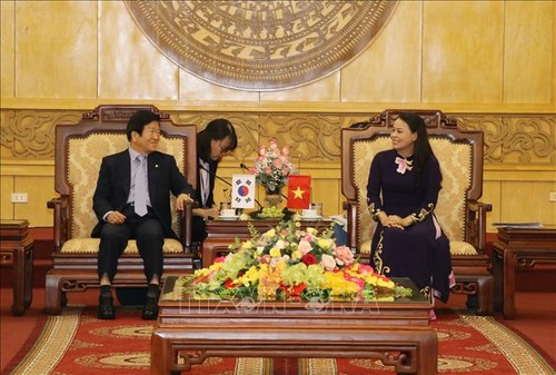 Presidente de la Asamblea Nacional de Corea del Sur en la provincia vietnamita de Ninh Binh - ảnh 1