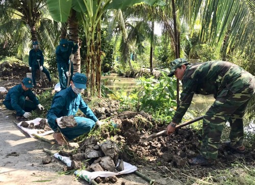 Atienden a las personas en situaciones difíciles en Vietnam en vísperas del Año Nuevo Lunar - ảnh 2