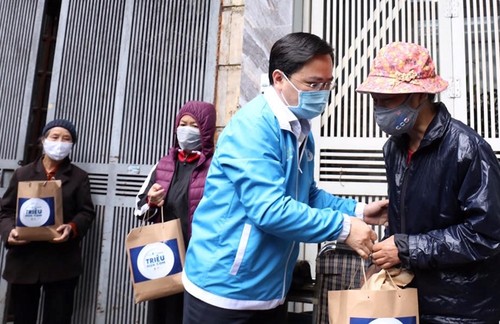 “Millones de comidas”, una iniciativa en apoyo a las personas desfavorecidas - ảnh 1