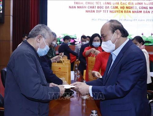 Presidente Nguyen Xuan Phuc en la ciudad portuaria de Hai Phong - ảnh 1