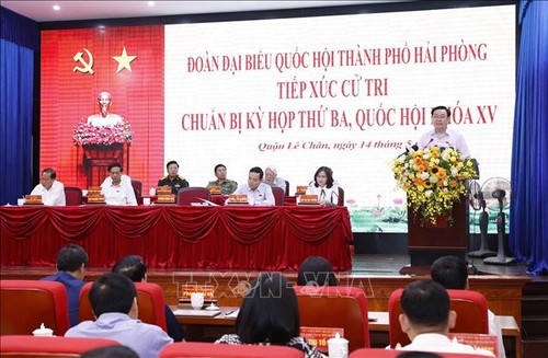 El presidente de la Asamblea Nacional se reúne con los votantes de la ciudad de Hai Phong - ảnh 1