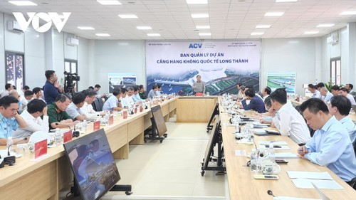 Premier inspecciona construcción del aeropuerto internacional de Long Thanh - ảnh 1