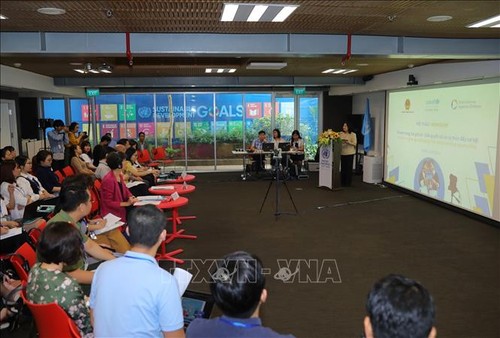 Debaten medidas para proteger mejor a los niños en el mundo digital - ảnh 1