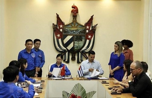 Jóvenes de Vietnam y Cuba alimentan la amistad y cooperación - ảnh 1