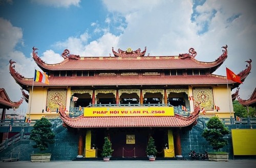 Libertad de culto y religión en Vietnam vista desde el festejo tradicional Vu Lan - ảnh 1