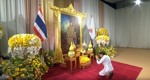 Primera ministra de Tailandia recibe orden escrita del rey sobre su nombramiento - ảnh 1