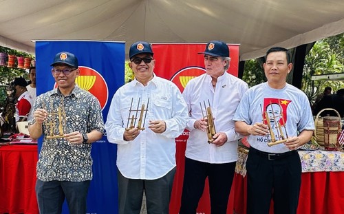 Impresionan la cultura y la culinaria de Vietnam en Bazar de la ASEAN 2024 en Venezuela - ảnh 2