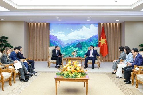 Primer Ministro vietnamita recibe a líder del Fondo de Inversión Kohlberg Kravis Roberts - ảnh 2