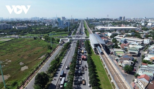 Línea del metro 1 en funcionamiento: un hito histórico en el desarrollo del transporte urbano de Ciudad Ho Chi Minh - ảnh 1