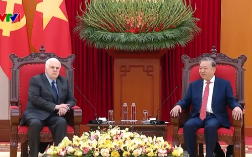 Líder partidista de Vietnam recibe a Fundador y Presidente Ejecutivo de FedEx - ảnh 1