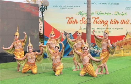 Celebran diversas actividades en el Día de la Cultura de las Etnias de Vietnam - ảnh 1