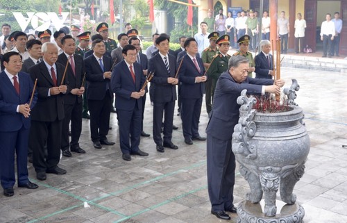 Llaman a continuar promoviendo el espíritu renovador del secretario general del Partido Nguyen Van Linh  - ảnh 3