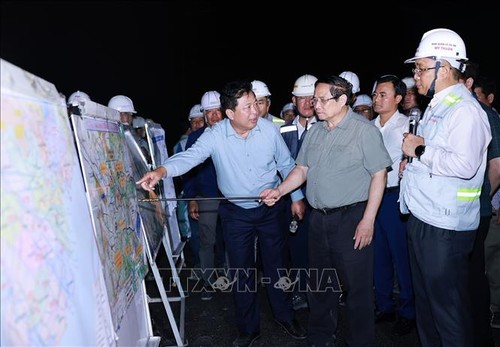 Primer Ministro inspecciona importante proyecto de infraestructura  - ảnh 1