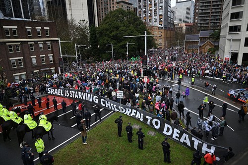 Protestas y marchas en Australia e Israel exigiendo el fin del conflicto en Gaza - ảnh 1