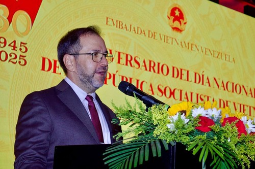 Embajada de Vietnam en Venezuela celebran aniversario patrio - ảnh 2