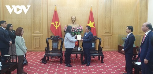Vietnam y Venezuela promueven la cooperación en capacitación de funcionarios - ảnh 2