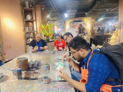 Hanói recrea aldeas y barrios de oficios tradicionales en Festival de Gastronomía y Turismo - ảnh 1