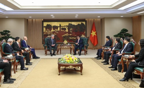 Primer Ministro de Vietnam insta al grupo neerlandés ASML a potenciar la cooperación en semiconductores - ảnh 2