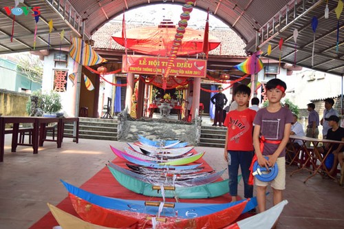 Náo nức hội thi thả diều thiếu nhi làng Bá Dương Nội - ảnh 7