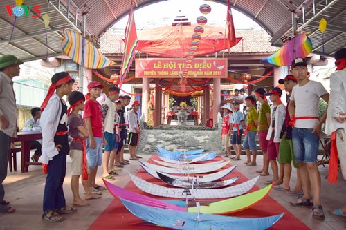 Náo nức hội thi thả diều thiếu nhi làng Bá Dương Nội - ảnh 8