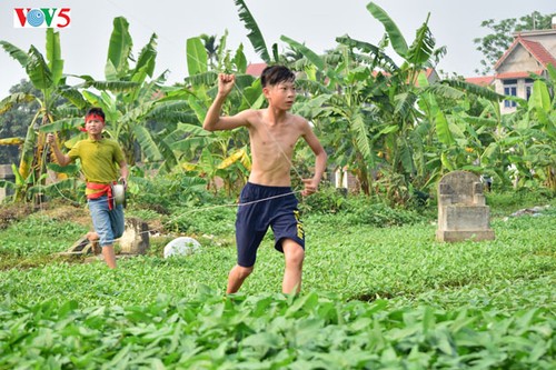 Náo nức hội thi thả diều thiếu nhi làng Bá Dương Nội - ảnh 18