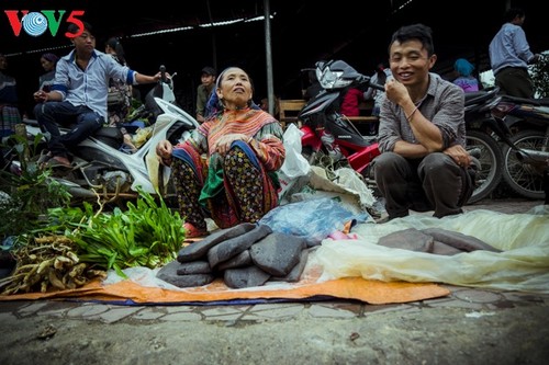 Chợ phiên Bắc Hà, những sắc màu văn hóa vùng cao - ảnh 9