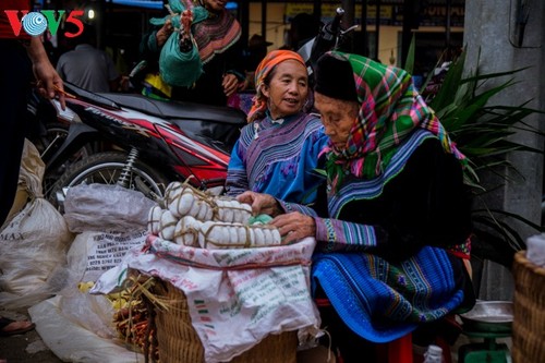 Chợ phiên Bắc Hà, những sắc màu văn hóa vùng cao - ảnh 2