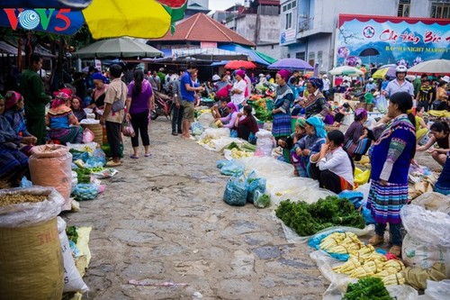 Chợ phiên Bắc Hà, những sắc màu văn hóa vùng cao - ảnh 4