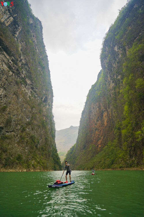 Khám phá vẻ đẹp hoang sơ của hẻm vực sâu nhất Đông Nam Á ở Hà Giang - ảnh 1