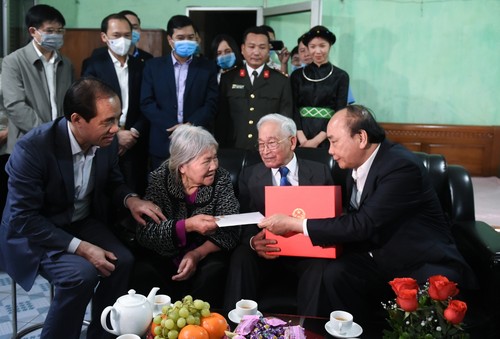 Nguyên Xuân Phuc lance la campagne de plantation d’arbres à Tuyên Quang - ảnh 3