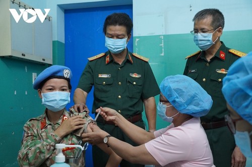 Covid-19 : Vaccination des officiers et soldats envoyés au Soudan du Sud - ảnh 1