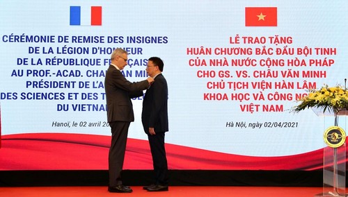 Châu Van Minh a reçu la légion d’honneur  - ảnh 1