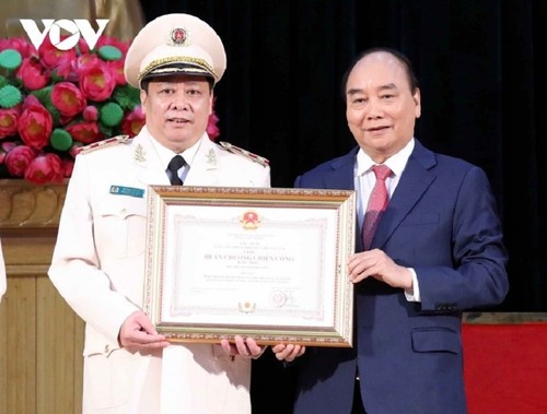 Nguyên Xuân Phuc à la Journée traditionnelle de l’Académie de la Sécurité populaire - ảnh 1