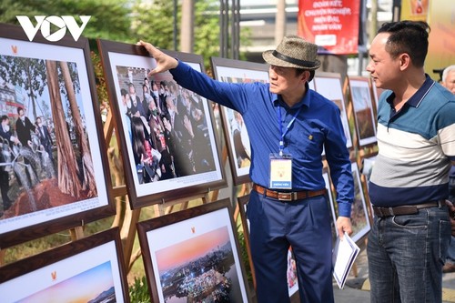 Bilan du concours de photos de presse «Les chemins du printemps» - ảnh 1