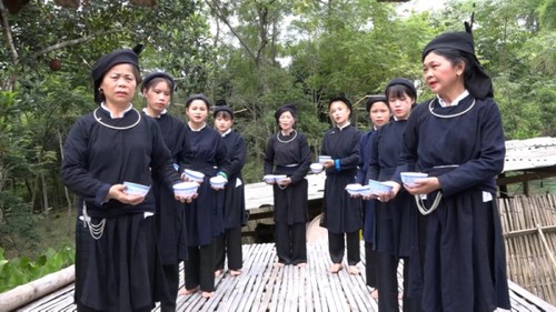 La danse au bol des Tày de Bac Kan  - ảnh 1