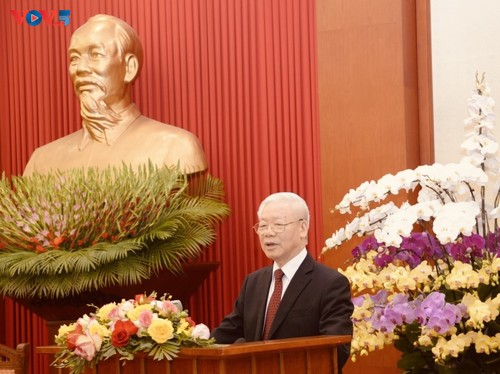 Nguyên Phu Trong rencontre les jeunes militaires exemplaires - ảnh 1