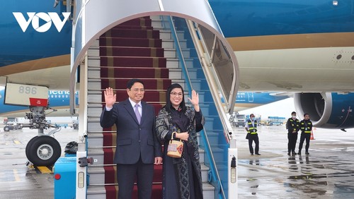 Pham Minh Chinh entame sa tournée à Singapour et au Brunei - ảnh 1