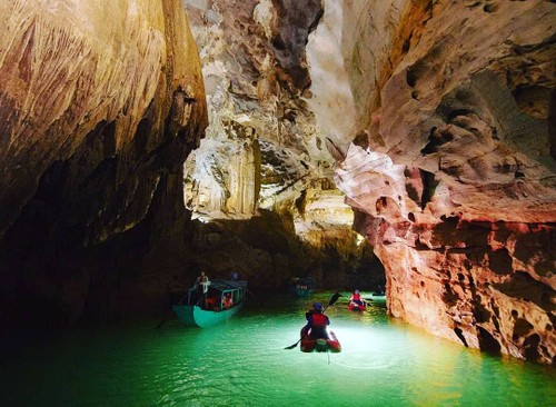 Phong Nha-Ke Bang, une des meilleures destinations au monde à visiter en couple et entre amis - ảnh 1