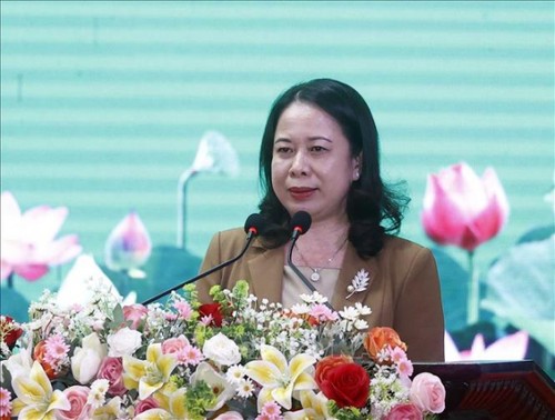 Vo Thi Ánh Xuân rend visite à l’Académie de garde-frontière - ảnh 1