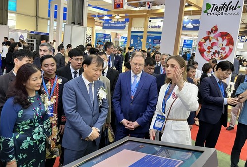 Inauguration du Salon international du commerce du Vietnam 2023 - ảnh 1