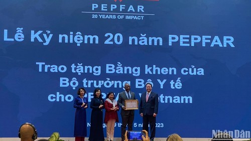 PEPFAR: 20 ans d’accompagnement de la lutte contre le SIDA au Vietnam - ảnh 1