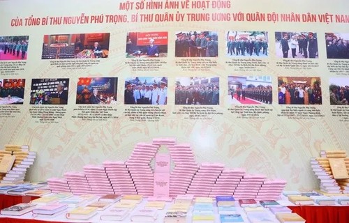 Publication d’un recueil de Nguyên Phu Trong sur la défense et la sécurité nationales - ảnh 1