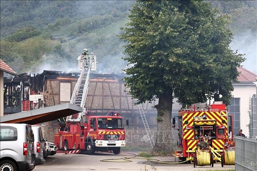 France: Découverte de neuf corps suite à un incendie dans un gîte pour personnes handicapées mentales - ảnh 1