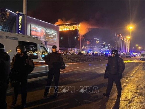 Attaque à Moscou: Les quatre suspects de la fusillade placés en détention provisoire - ảnh 1