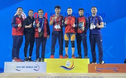 Triomphe vietnamien au Tournoi mondial d’haltérophilie 2024 - ảnh 1