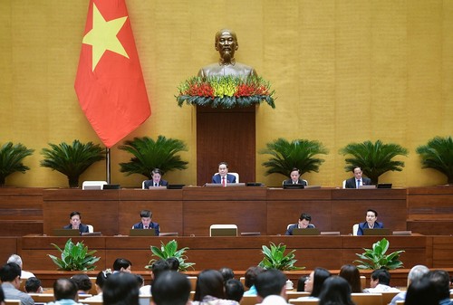 Assemblée nationale: Les députés interrogent le ministre de l'Industrie et du Commerce - ảnh 1